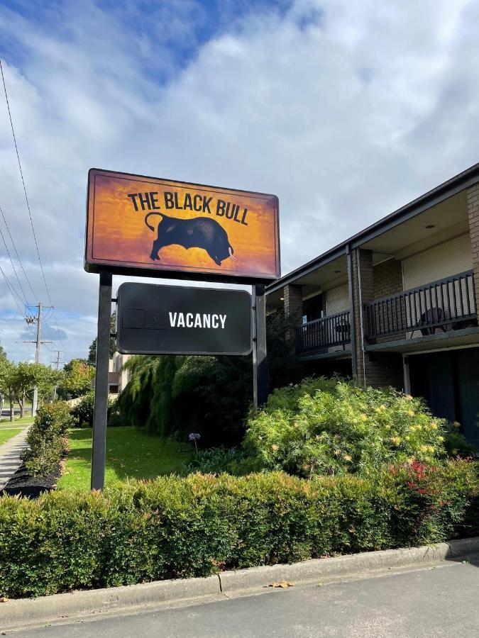 The Black Bull Motel Traralgon Bagian luar foto