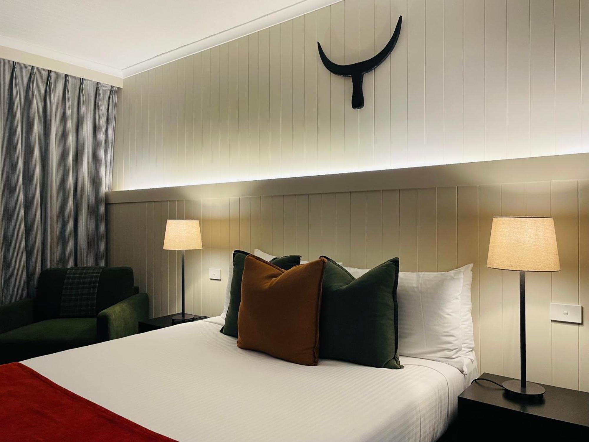 The Black Bull Motel Traralgon Bagian luar foto