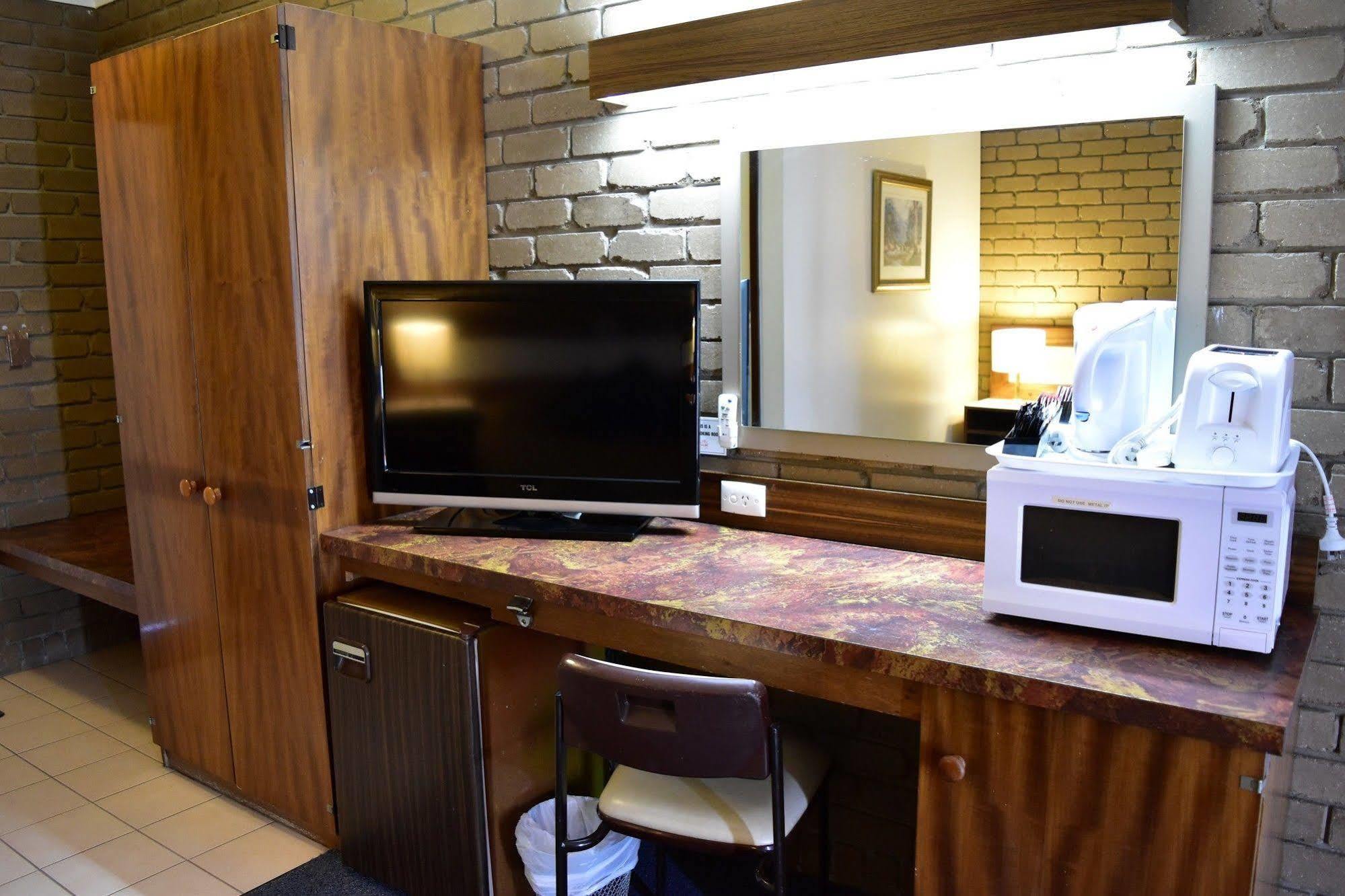 The Black Bull Motel Traralgon Bagian luar foto