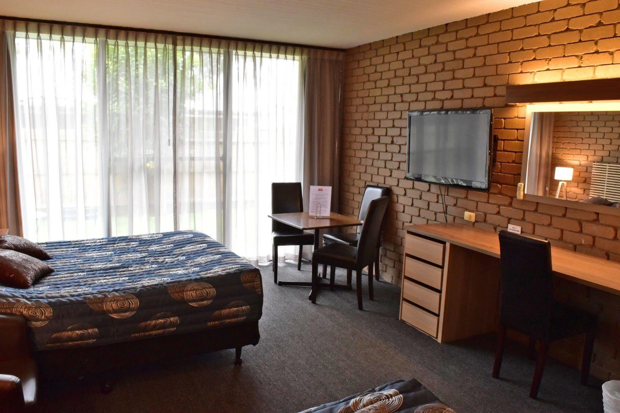 The Black Bull Motel Traralgon Bagian luar foto