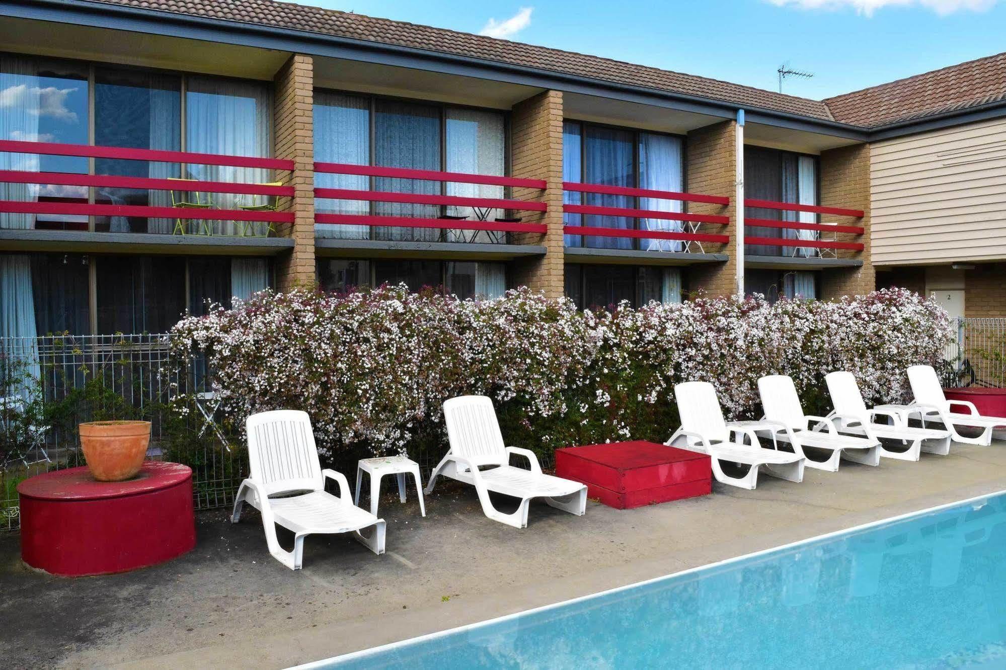 The Black Bull Motel Traralgon Bagian luar foto